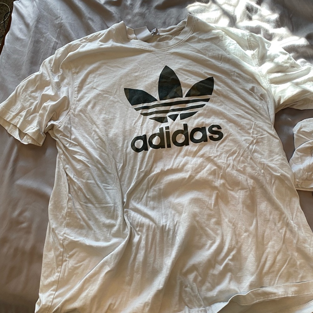 Adidas men XL shirt. Camo logo